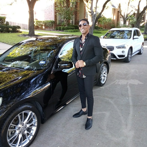 Zara jacket im modeling - Picture 1 of 2